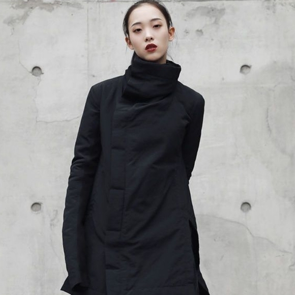 Simple Black-Turtleneck  Padded High Low Coat - Picture 5 of 16